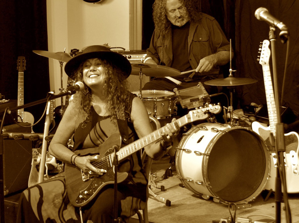 DEBI CANDLISH TRIO (QLD)